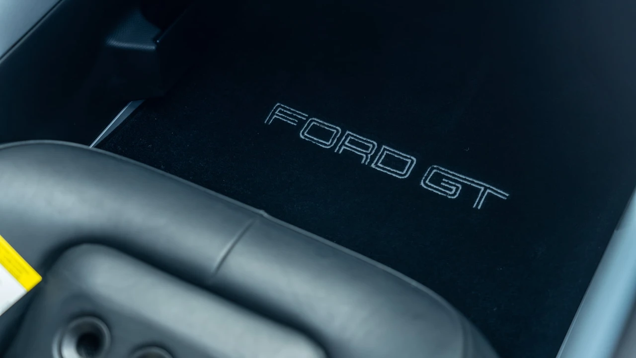 2005 Ford GT 1st Gen - Image 16 of 31