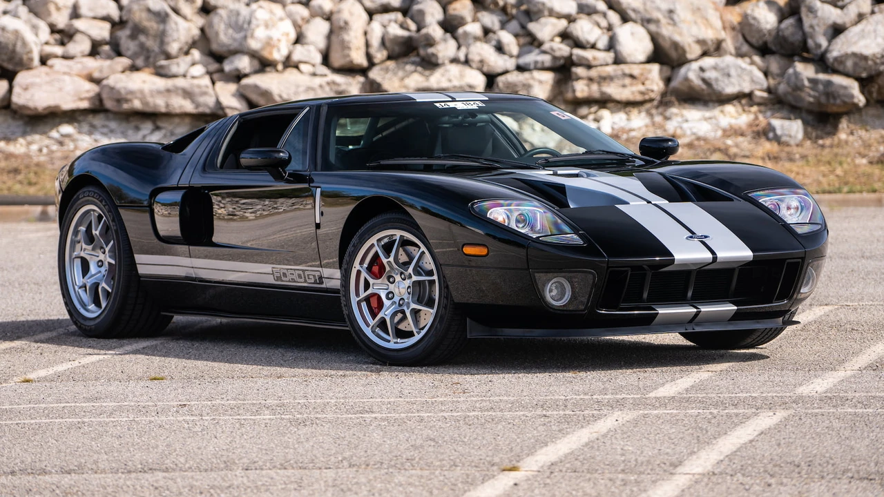 2005 Ford GT 1st Gen - Image 23 of 31
