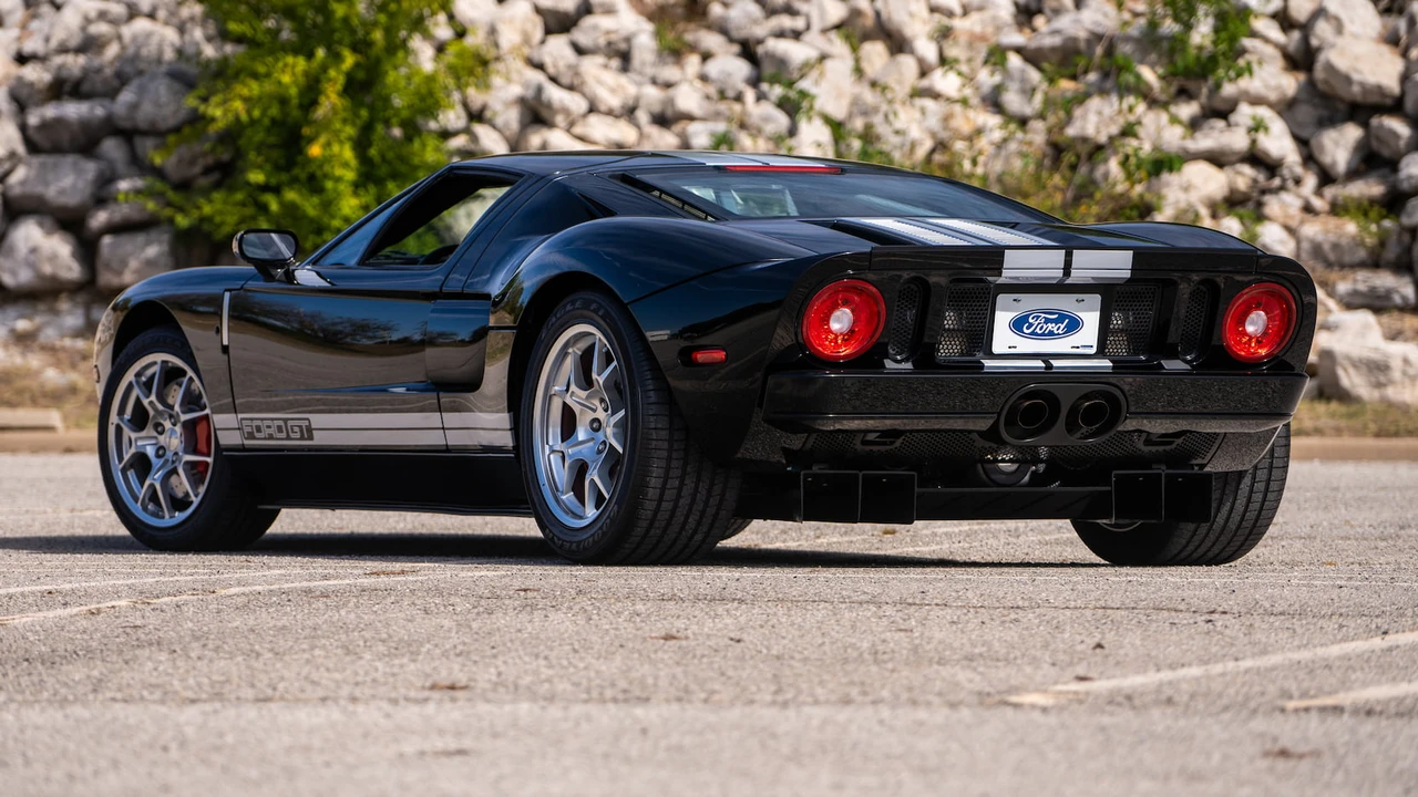 2005 Ford GT 1st Gen - Image 24 of 31