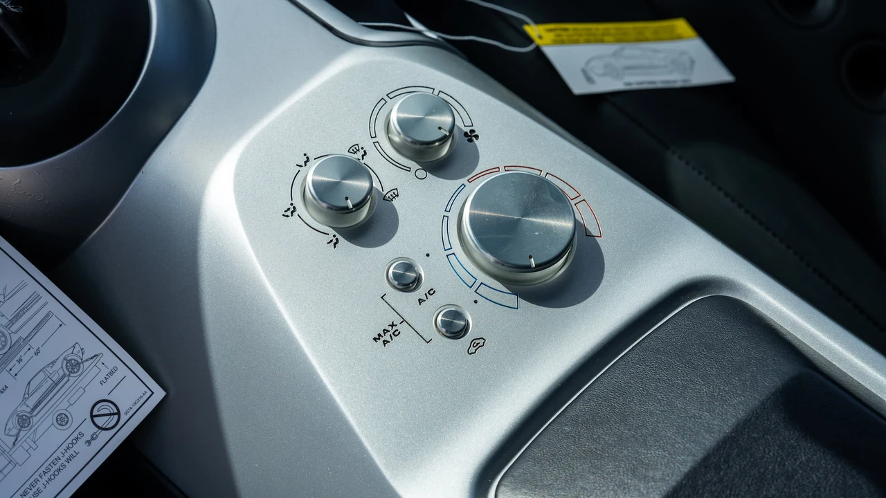 2005 Ford GT 1st Gen - Image 26 of 31
