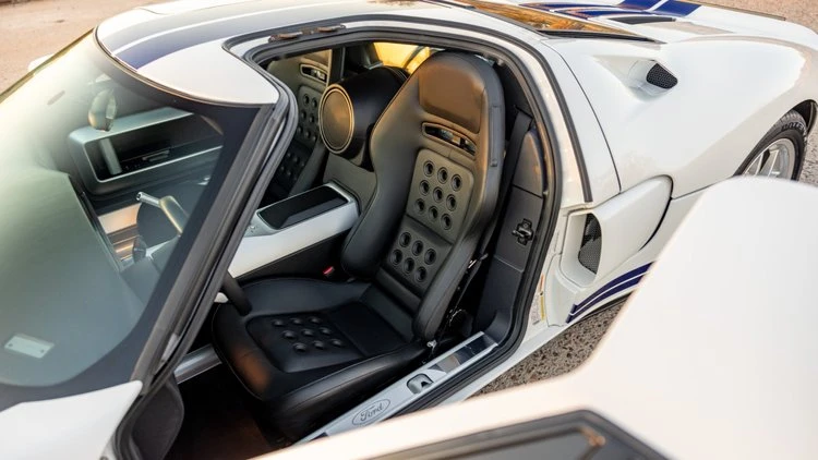 2005 Ford GT 1st Gen - Image 13 of 31