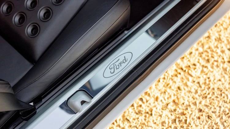 2005 Ford GT 1st Gen - Image 19 of 31