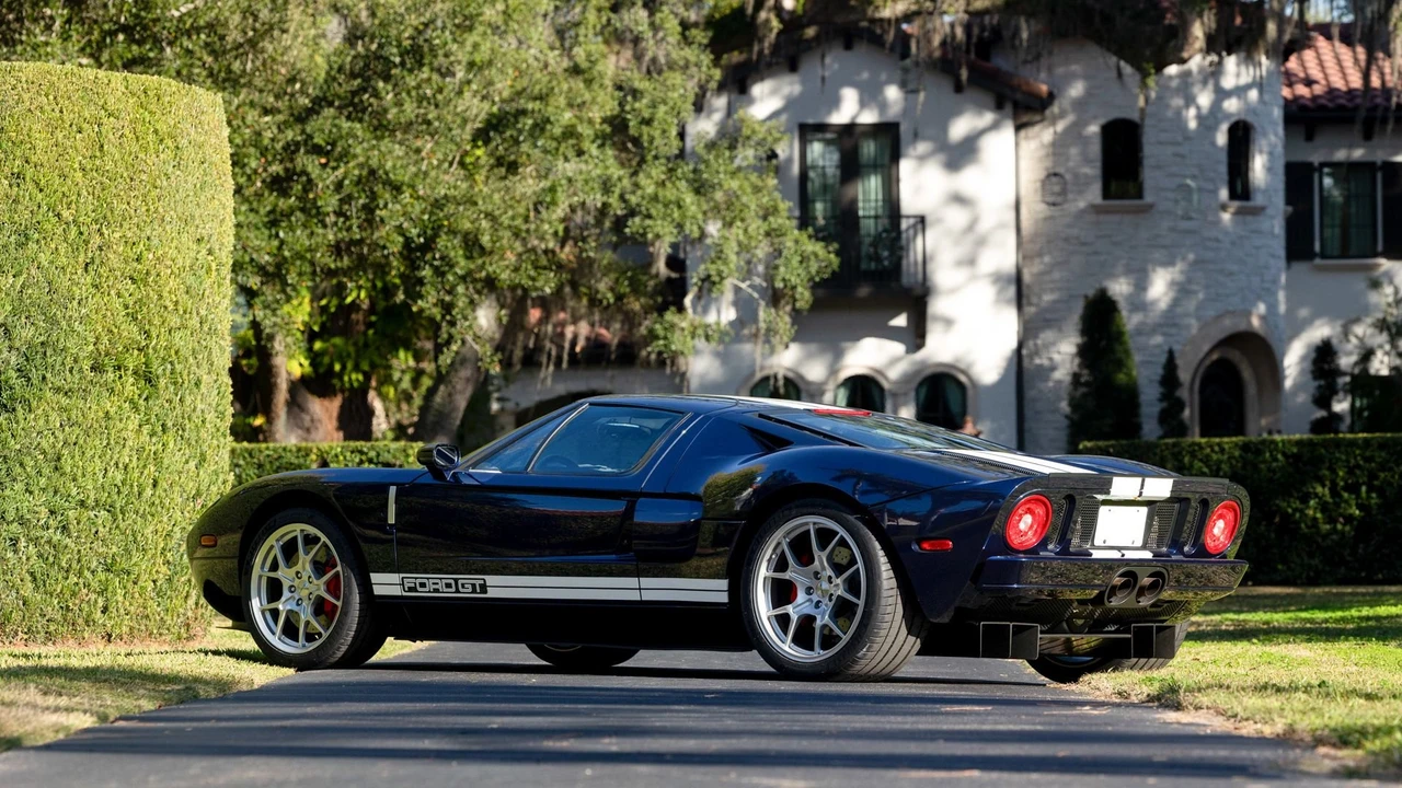 2005 Ford GT 1st Gen - Image 17 of 31