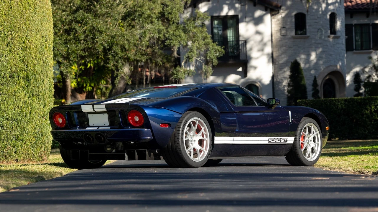2005 Ford GT 1st Gen - Image 18 of 31