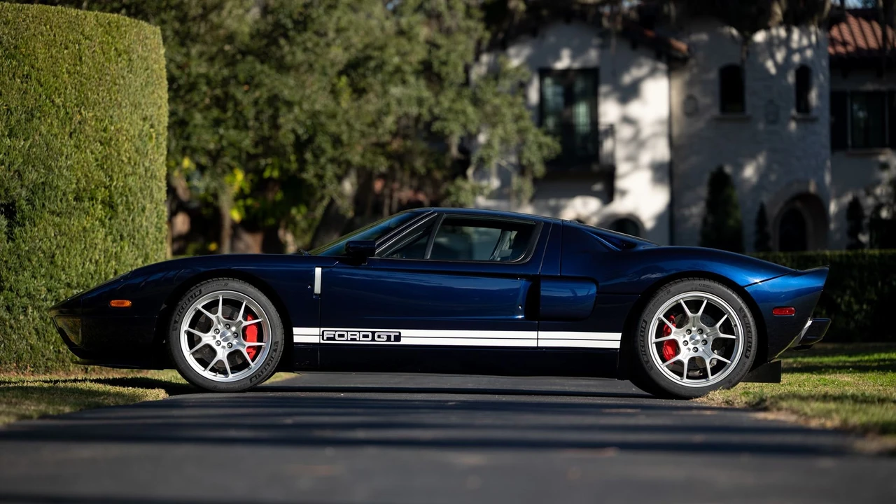 2005 Ford GT 1st Gen - Image 15 of 31