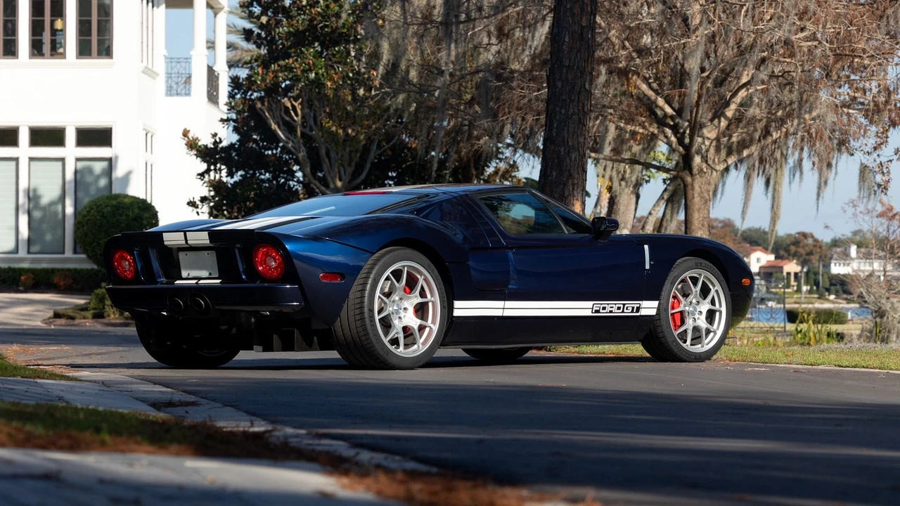 2005 Ford GT 1st Gen - Image 13 of 31
