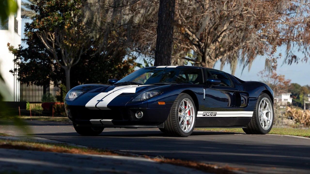 2005 Ford GT 1st Gen - Image 8 of 31