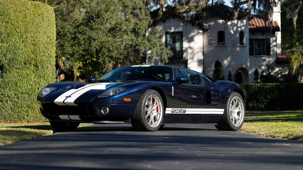 2005 Ford GT 1st Gen - Image 16 of 31