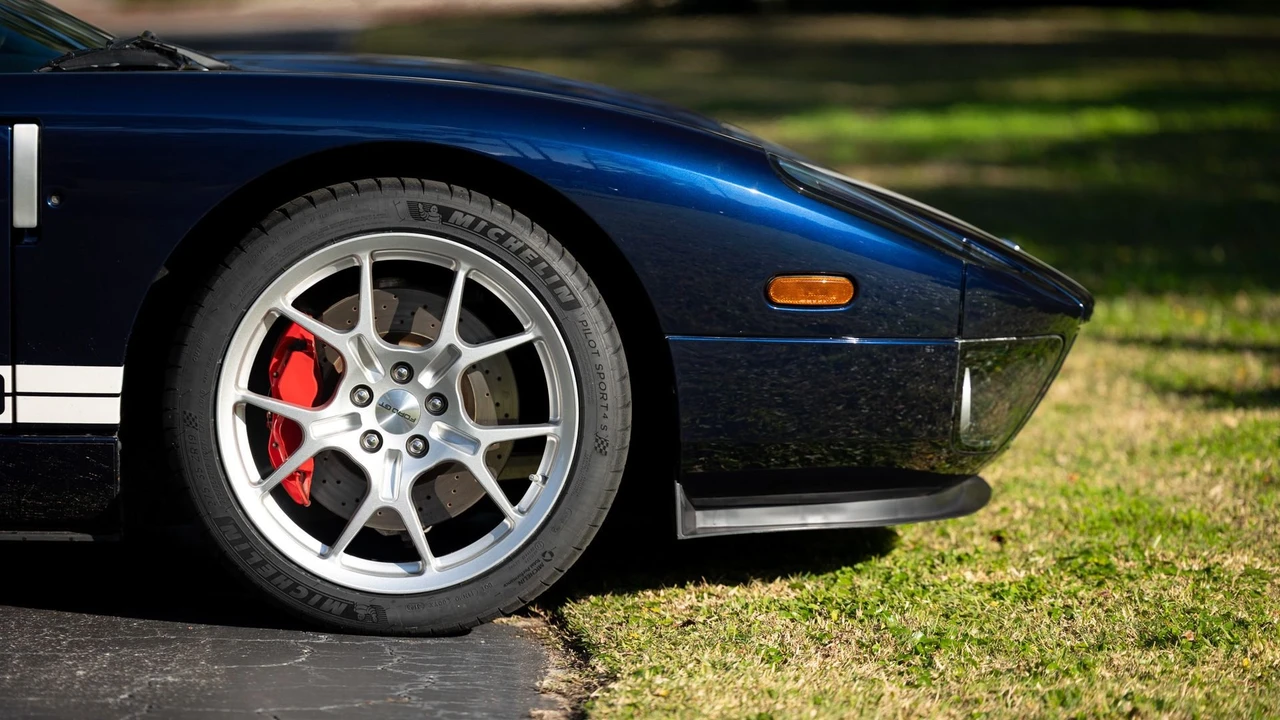 2005 Ford GT 1st Gen - Image 20 of 31