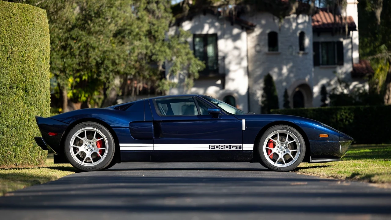 2005 Ford GT 1st Gen - Image 19 of 31