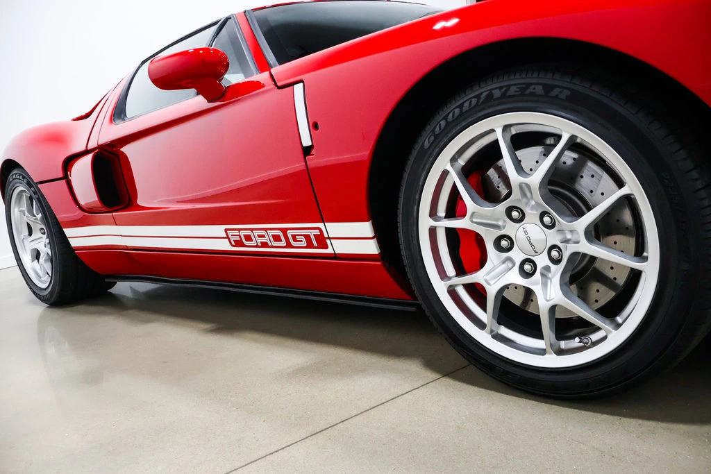 2005 Ford GT 1st Gen - Image 23 of 31