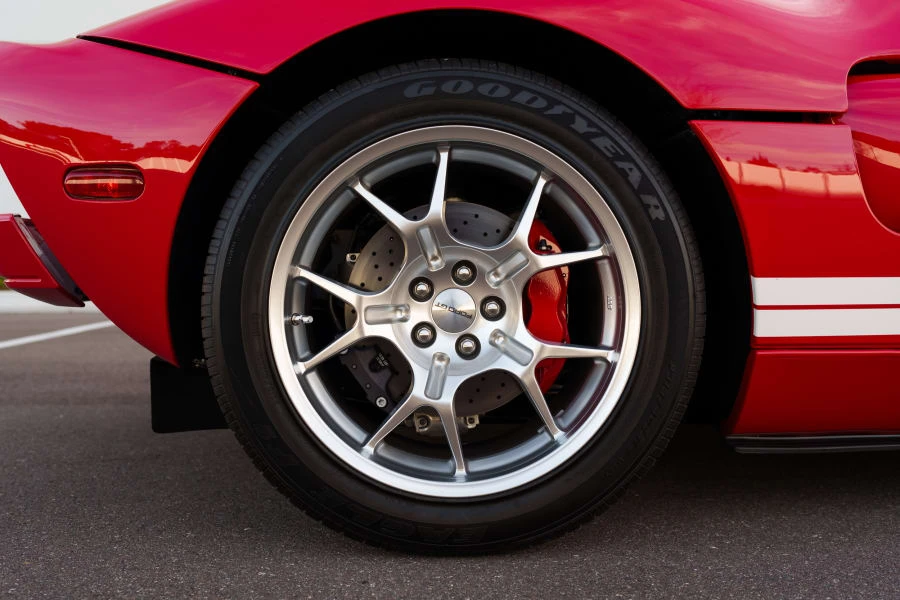 2005 Ford GT 1st Gen - Image 23 of 31