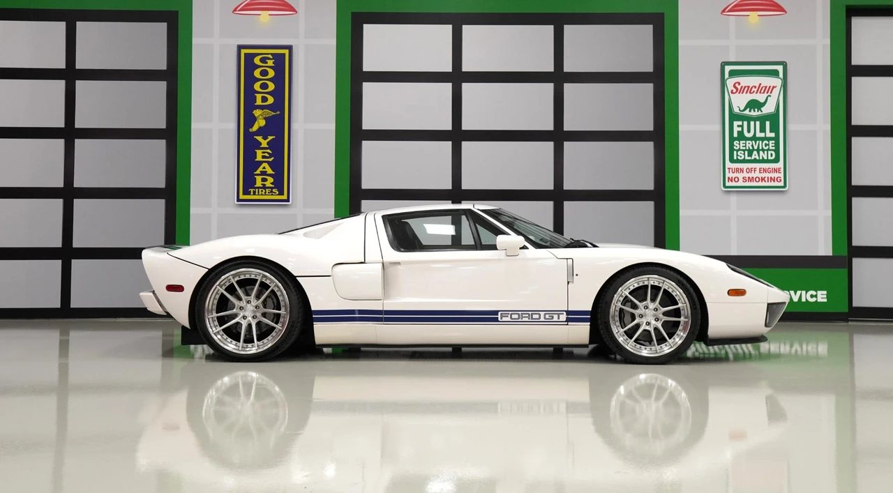 2005 Ford GT 1st Gen - Image 12 of 12