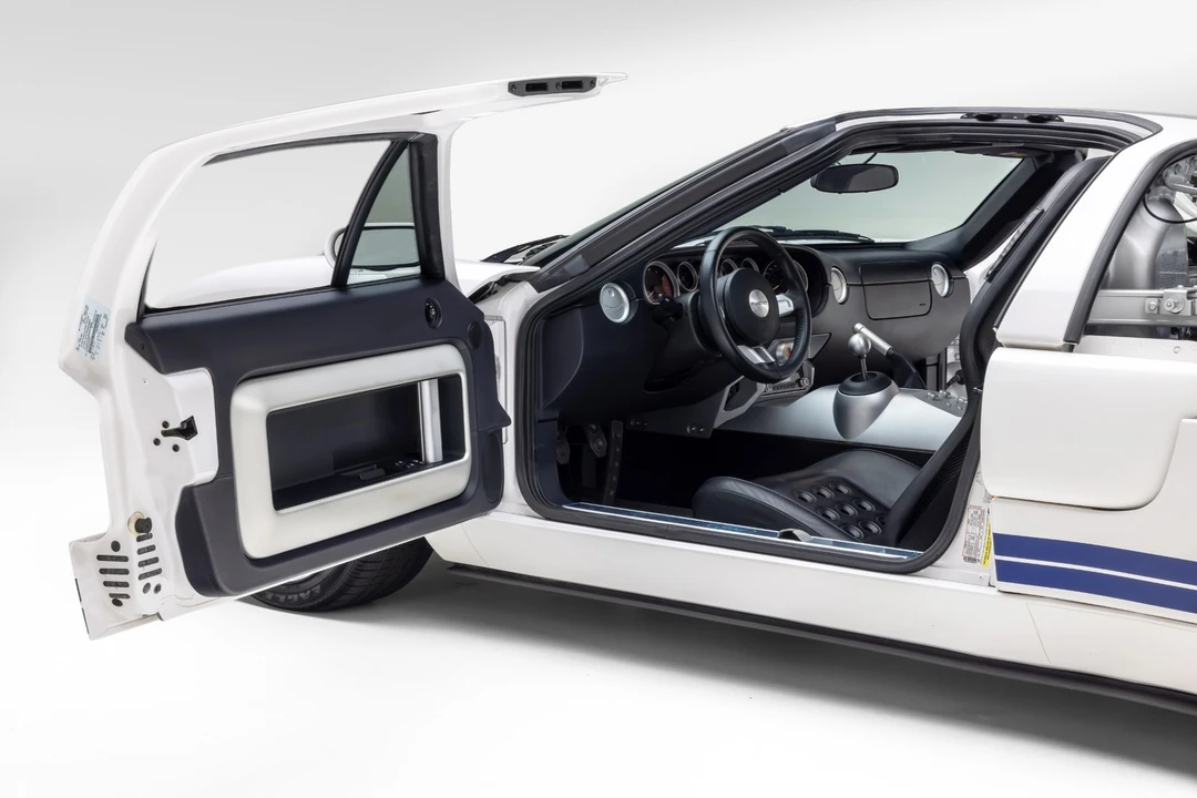 2005 Ford GT 1st Gen - Image 19 of 31