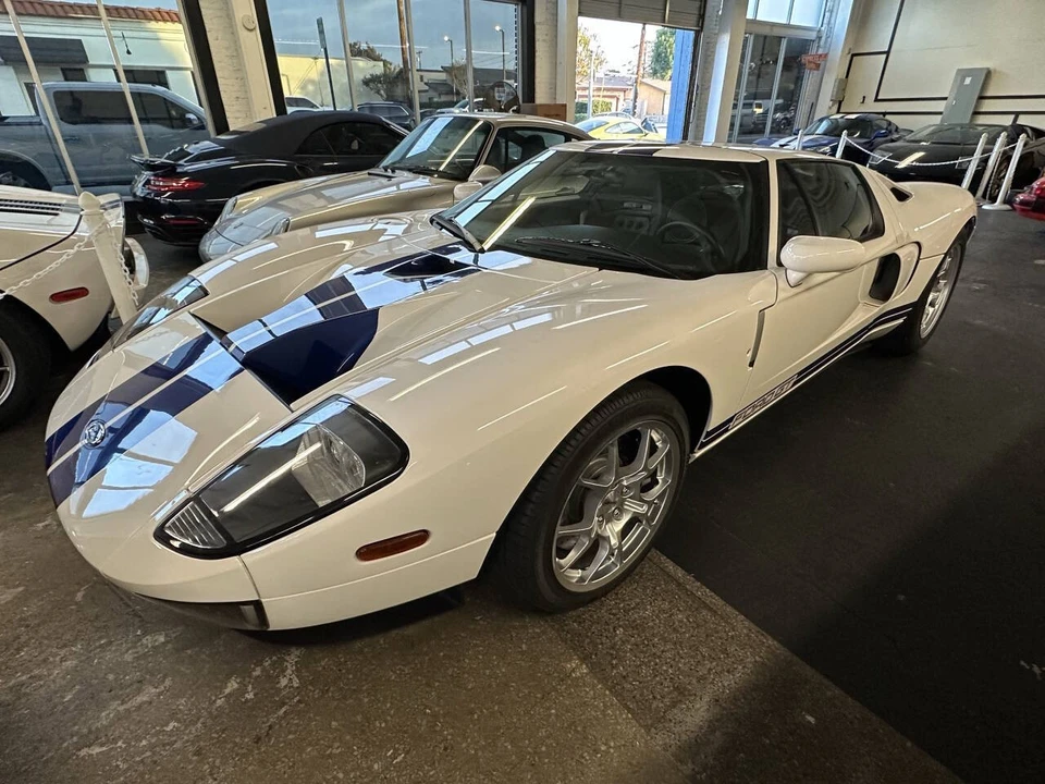2005 Ford - Image 2 of 31