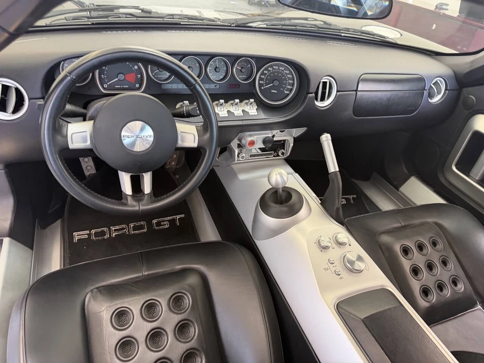 2005 Ford GT 1st Gen - Image 26 of 31