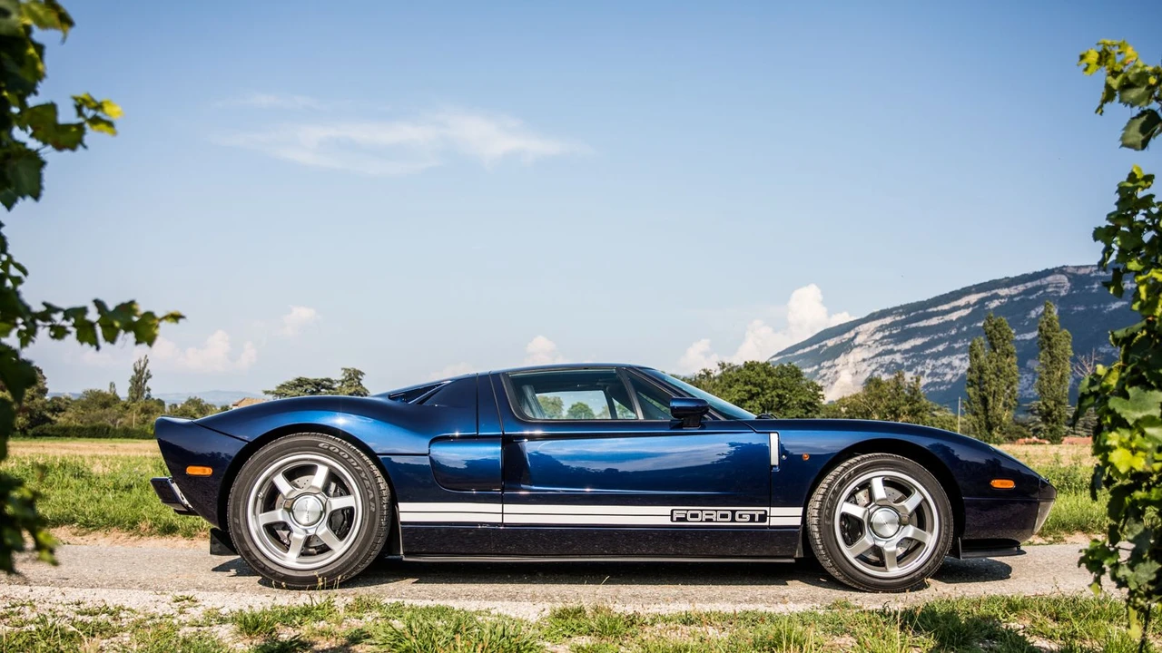 2005 Ford GT 1st Gen - Image 8 of 31
