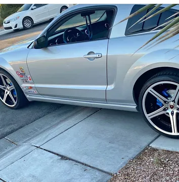 2005 Ford GT Coupe 2D