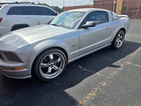 2005 Ford Mustang GT Coupe