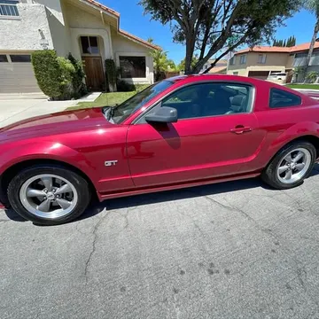 2005 Ford GT Deluxe