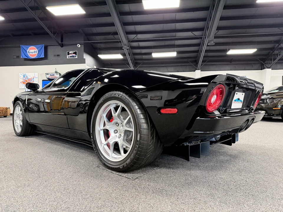 2005 Ford GT 1st Gen - Image 26 of 31