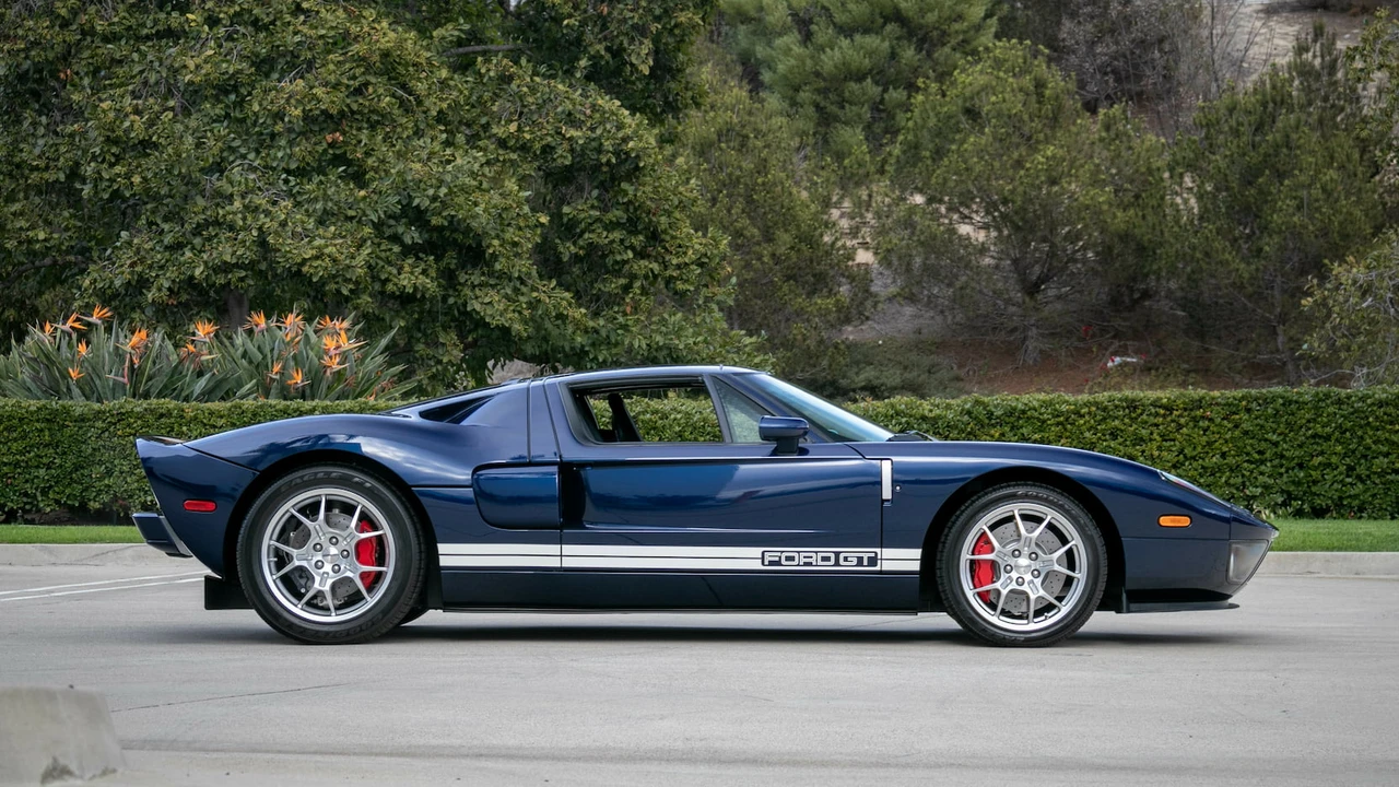 2005 Ford GT 1st Gen - Image 8 of 19