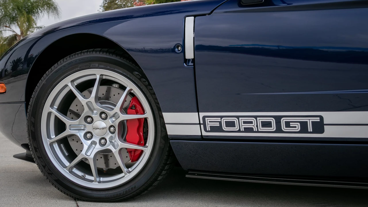 2005 Ford GT 1st Gen - Image 9 of 19