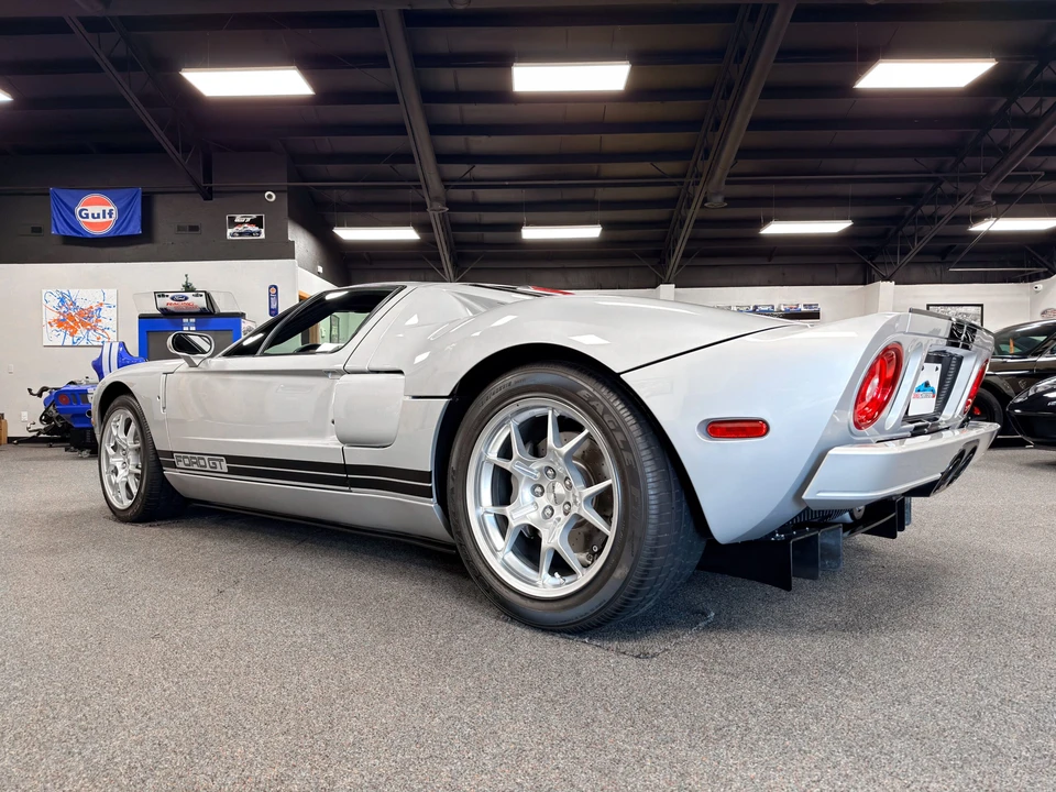 2005 Ford GT 1st Gen - Image 19 of 22