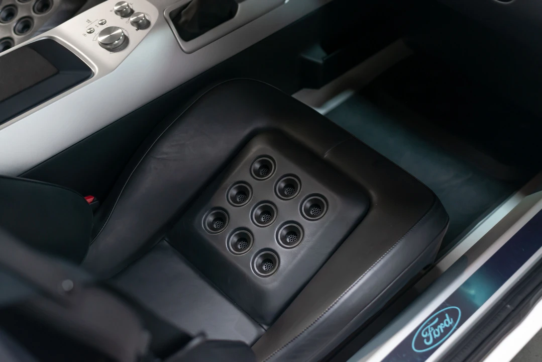 2005 Ford GT 1st Gen - Image 26 of 31
