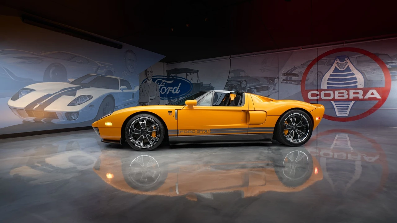 2005 Ford GT 1st Gen - Image 19 of 31