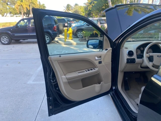 2005 Ford Freestyle - Image 10 of 21