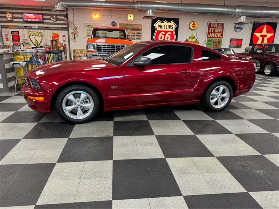 2005 Ford S197 Mustang - Image 2 of 22
