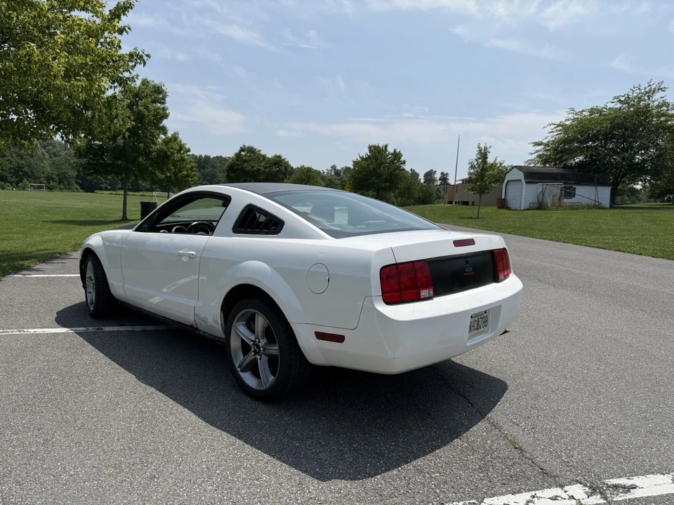 2005 Ford S197 Mustang - Image 2 of 20
