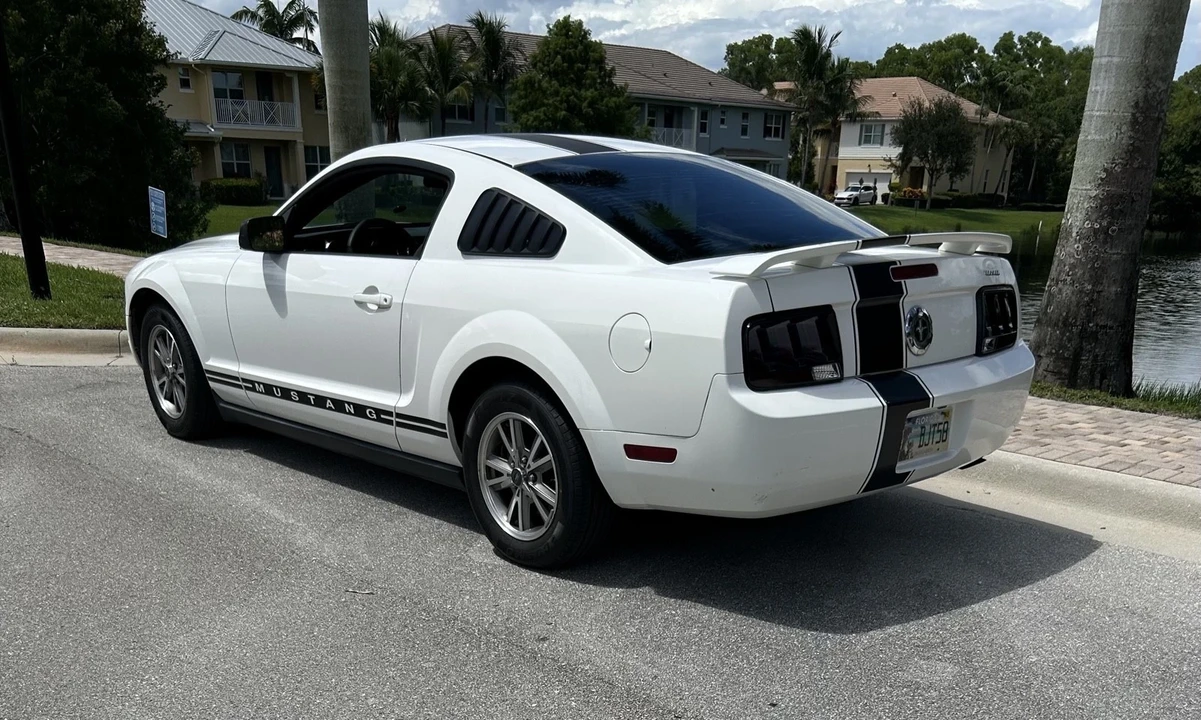 2005 Ford S197 Mustang - Image 7 of 21