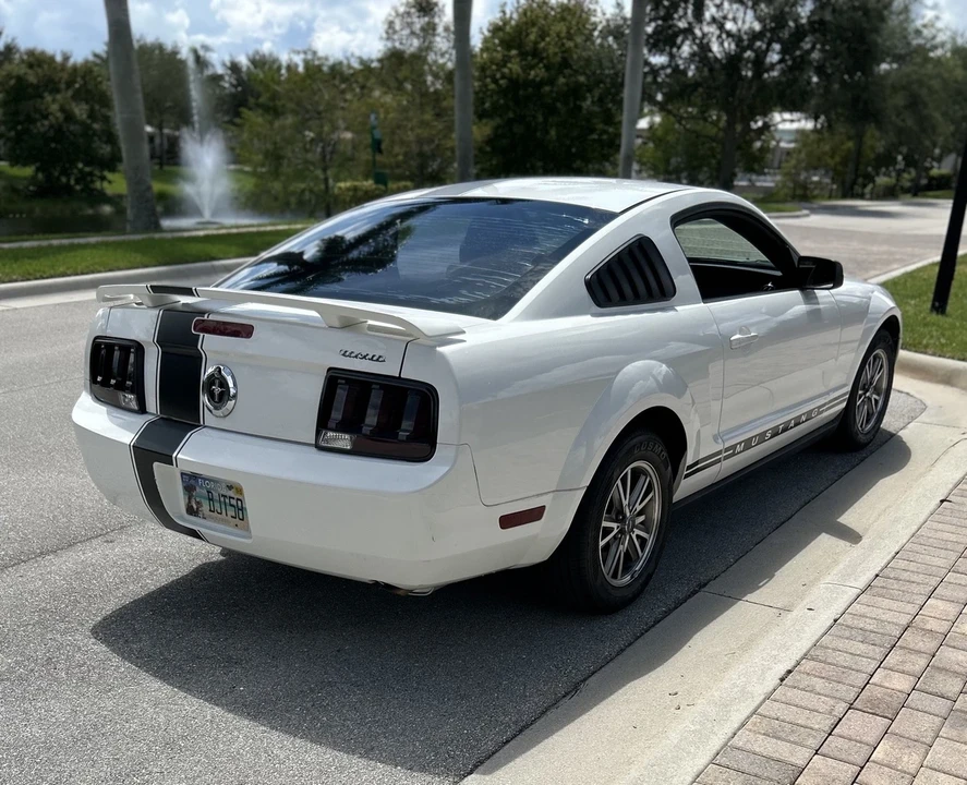 2005 Ford S197 Mustang - Image 2 of 21