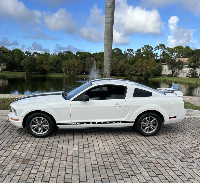 2005 Ford S197 Mustang - Image 2 of 21
