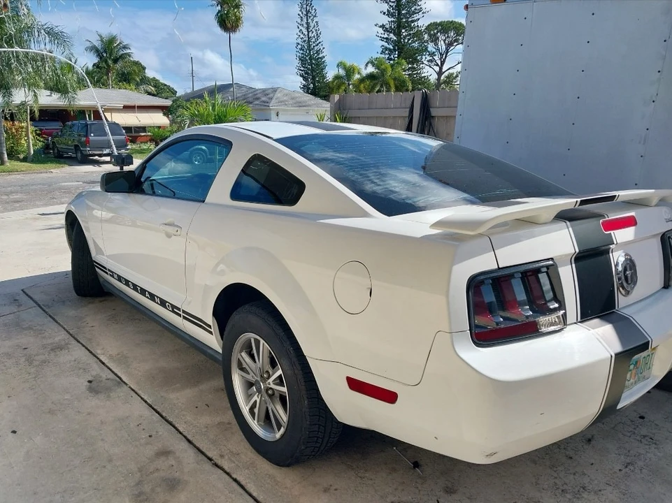 2005 Ford S197 Mustang - Image 13 of 21