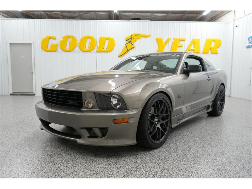 2005 Ford S197 Mustang - Image 2 of 31