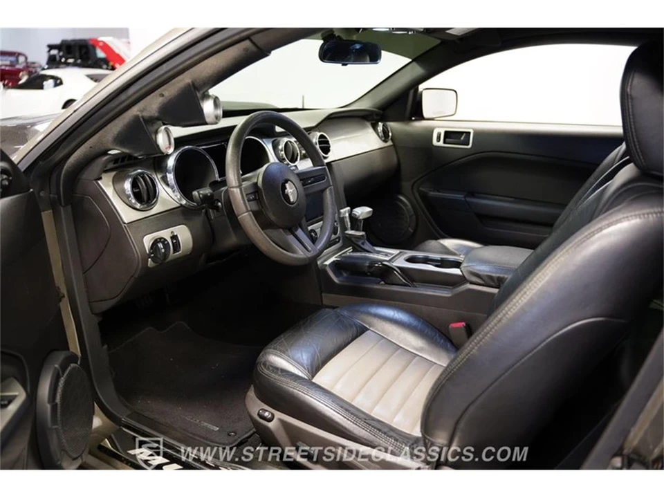 2005 Ford S197 Mustang - Image 2 of 31