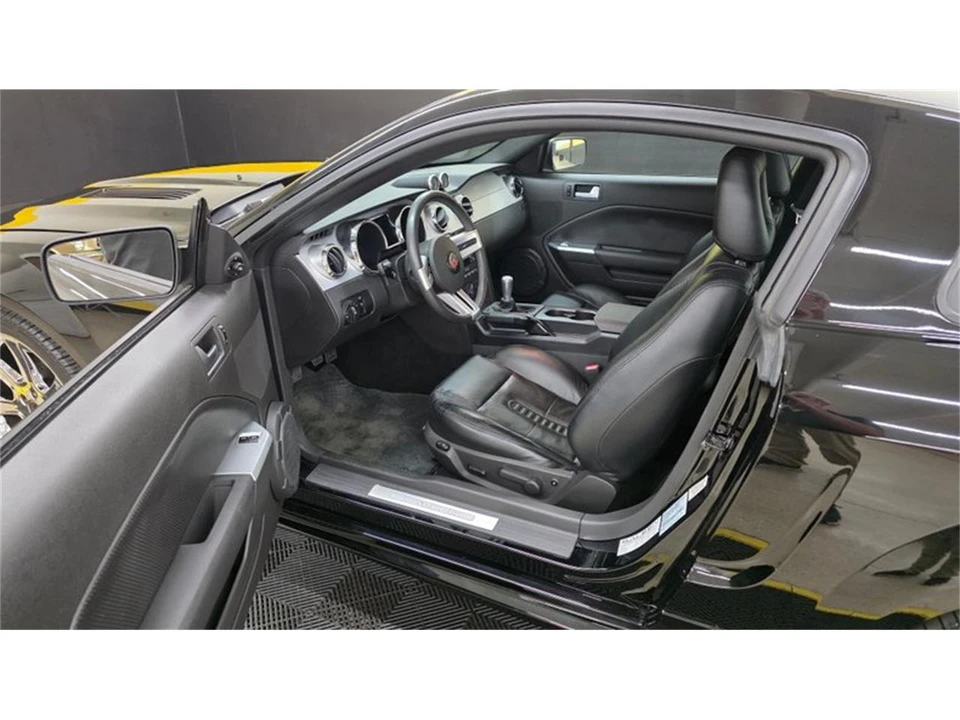 2005 Ford S197 Mustang - Image 8 of 31