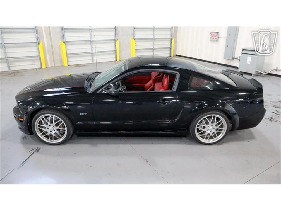 2005 Ford S197 Mustang - Image 7 of 31
