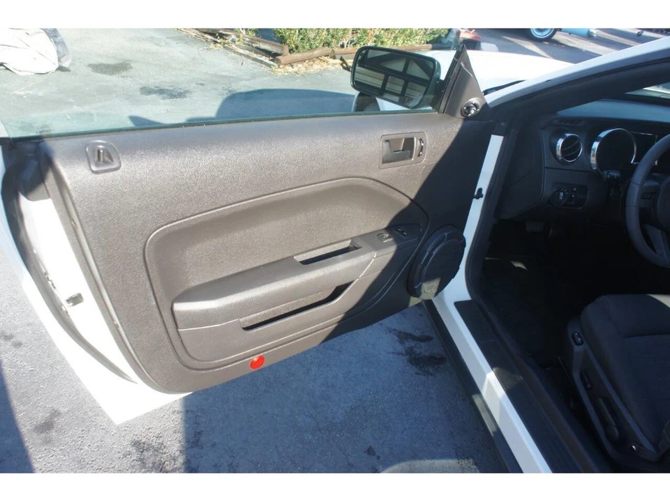 2005 Ford S197 Mustang - Image 8 of 23