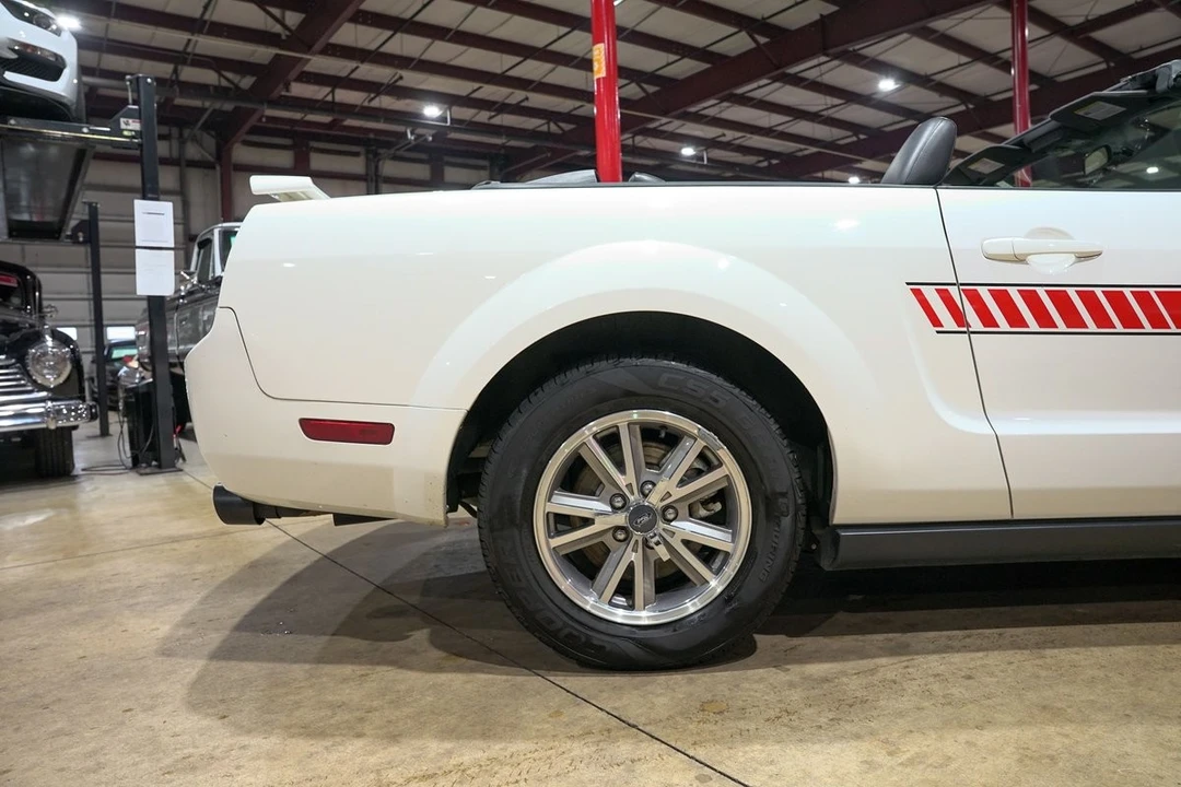 2005 Ford S197 Mustang - Image 9 of 12