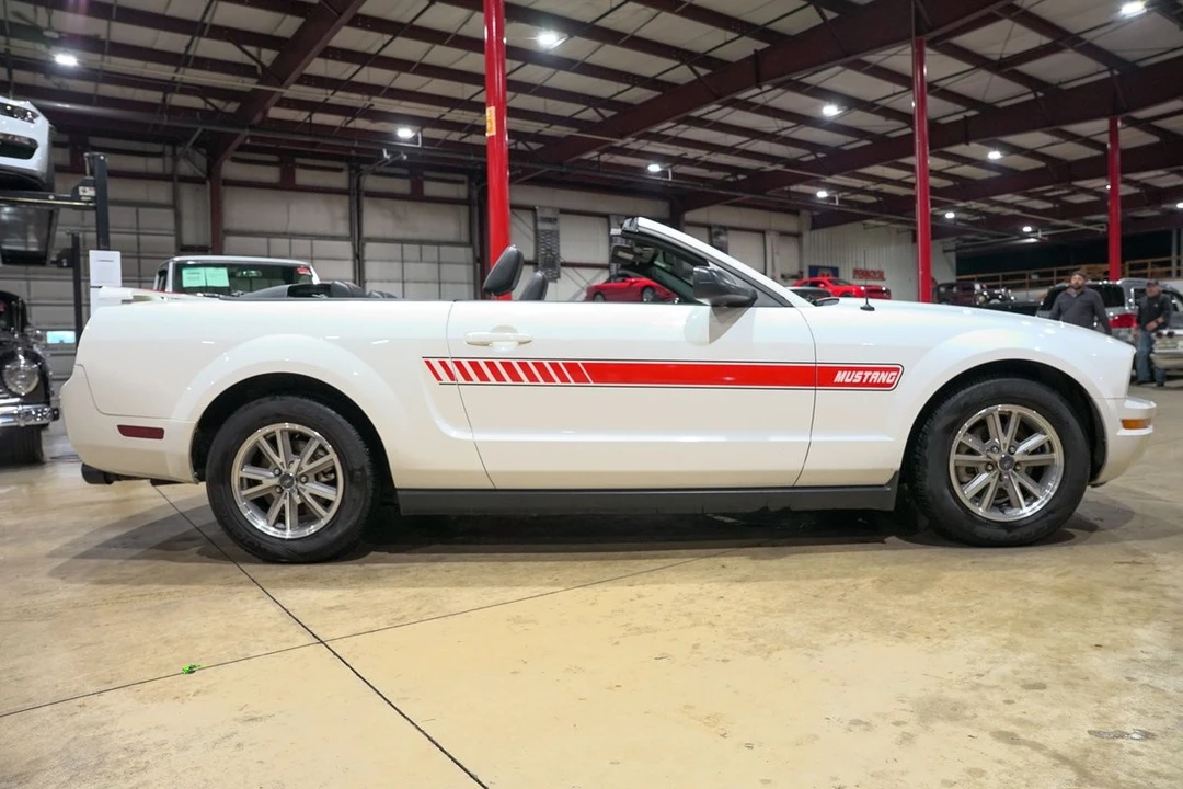 2005 Ford S197 Mustang - Image 10 of 12
