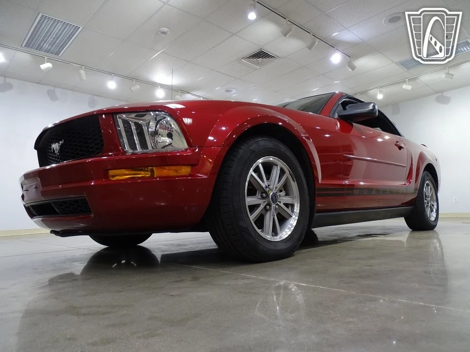 2005 Ford S197 Mustang - Image 5 of 12