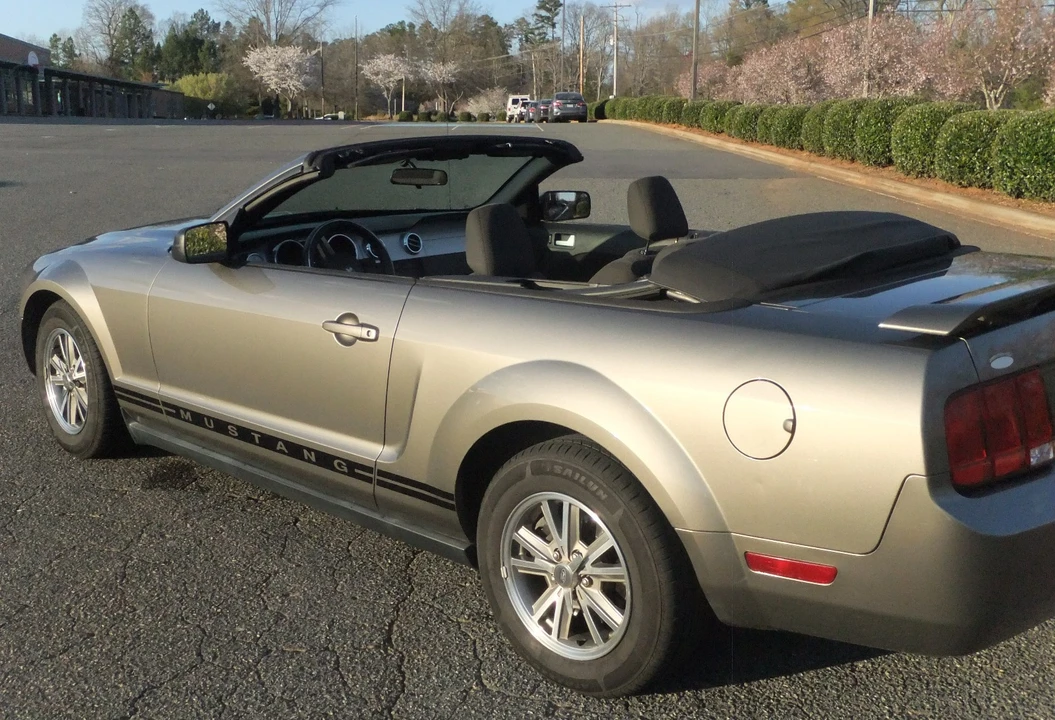 2005 Ford S197 Mustang - Image 9 of 24