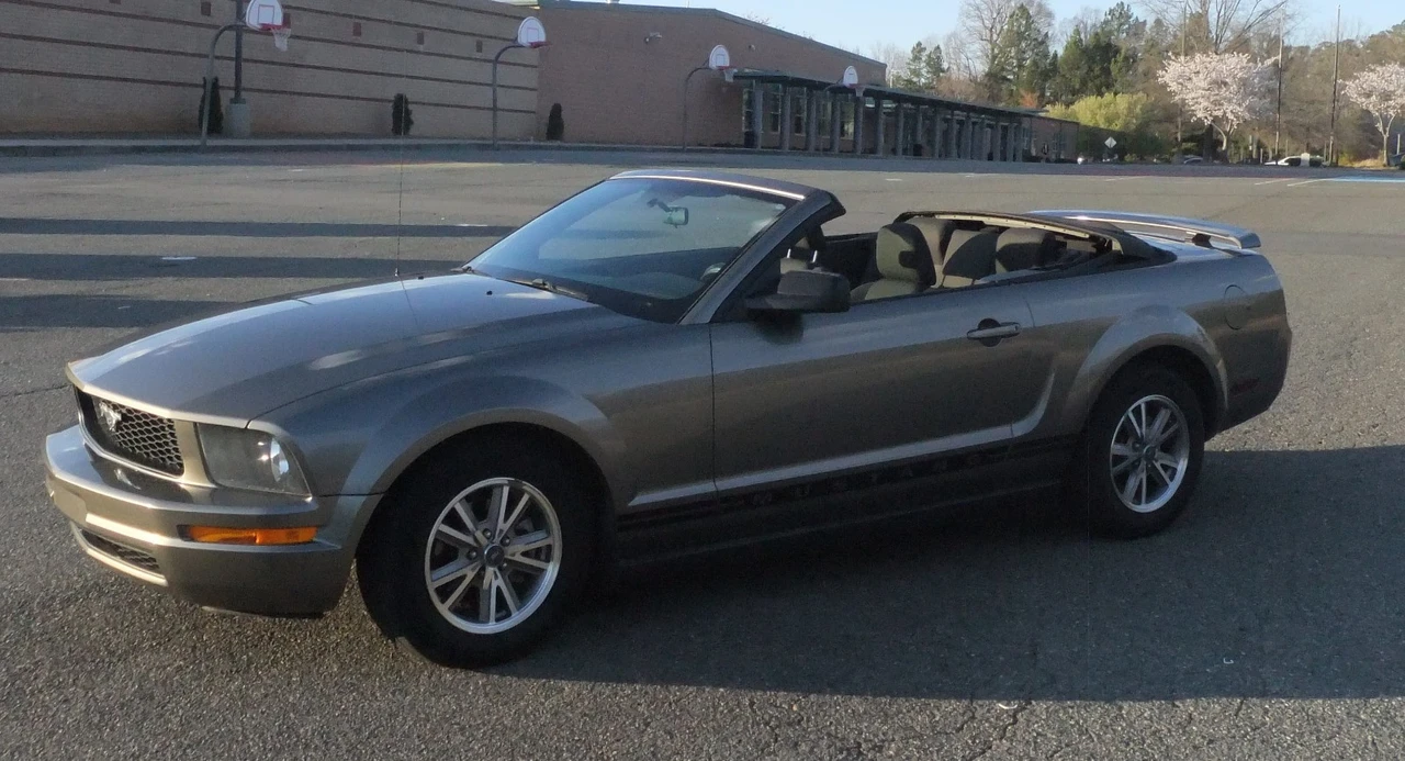 2005 Ford S197 Mustang - Image 2 of 24