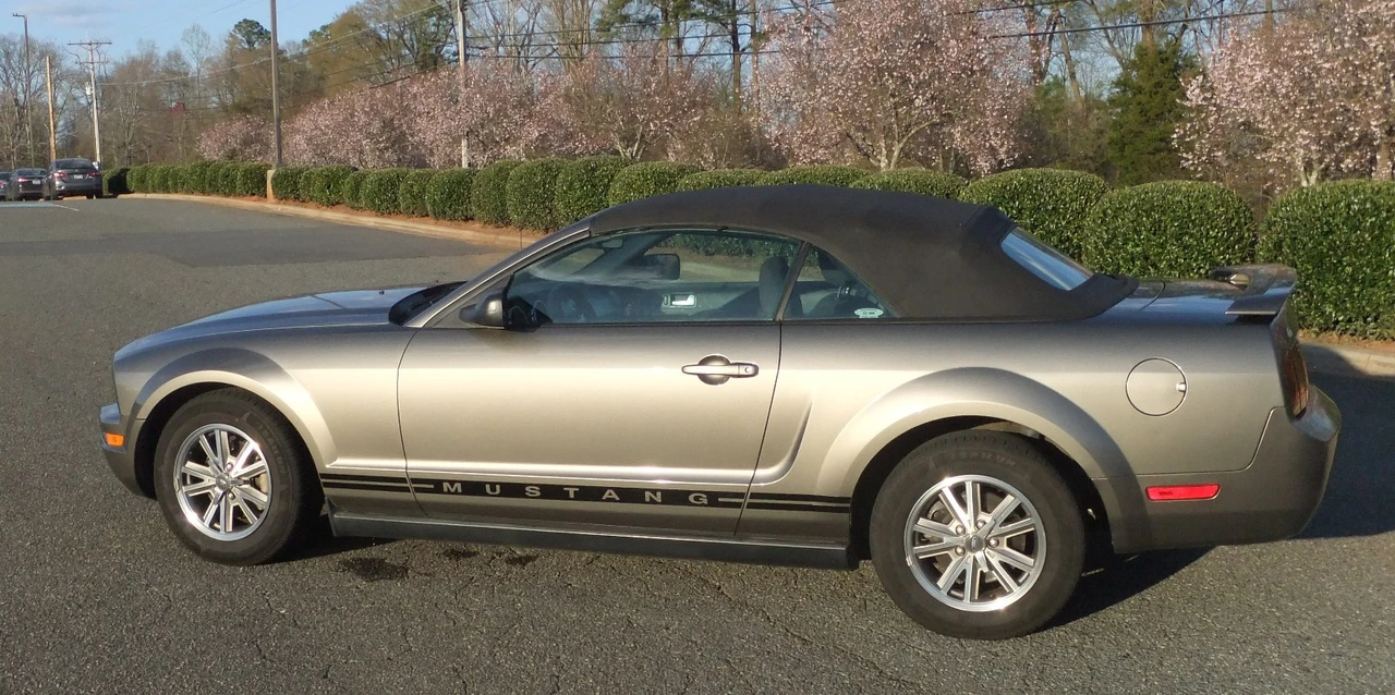 2005 Ford S197 Mustang - Image 15 of 24