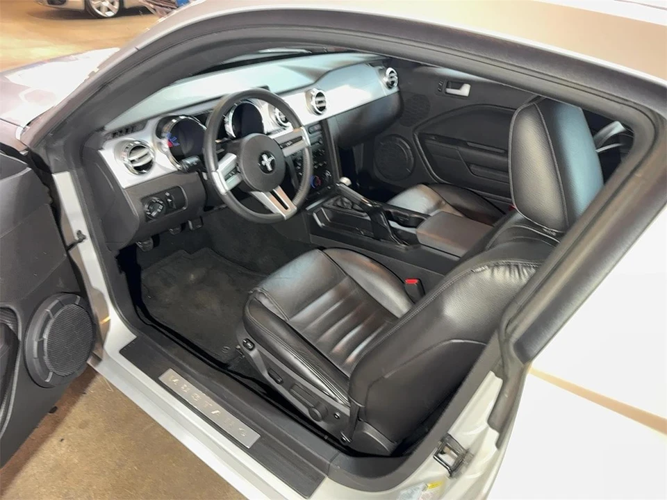 2005 Ford S197 Mustang - Image 11 of 31