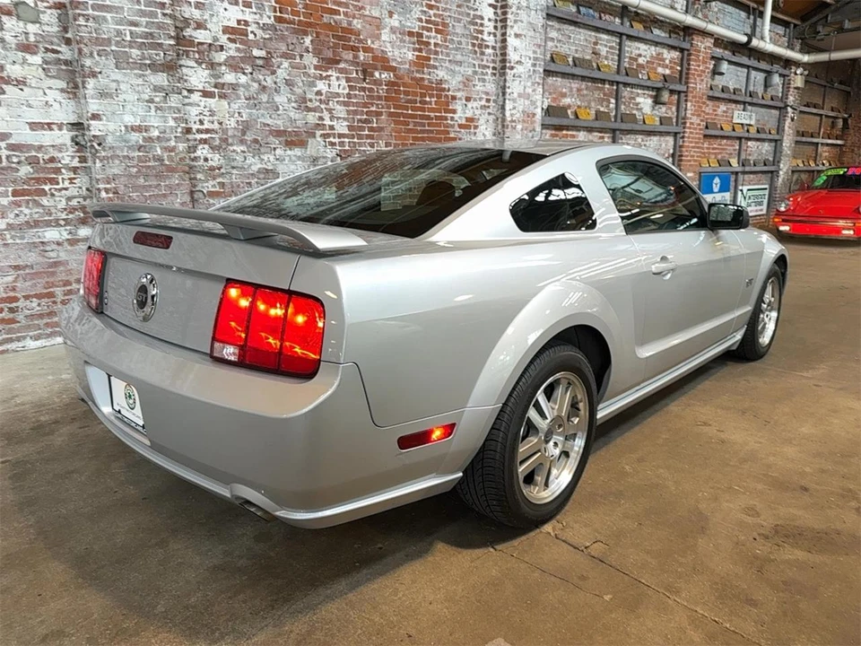 2005 Ford S197 Mustang - Image 3 of 31